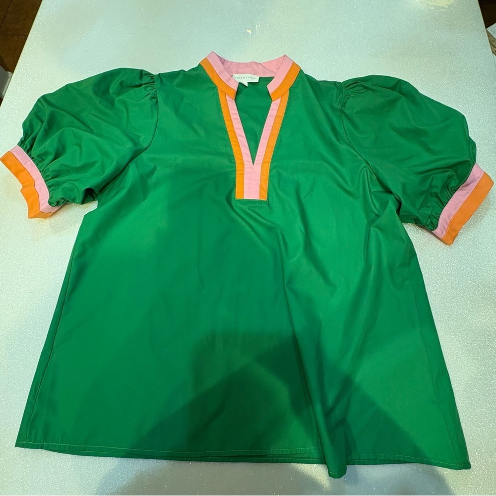 Entro Top Puff short sleeve Vibrant Green Pink Orange Trim V Neckline & Sleeves